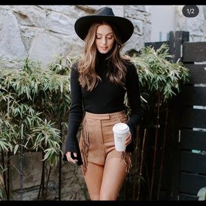 Kittenish turtleneck